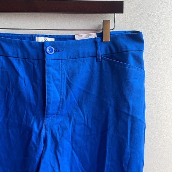St. John's Bay Pants - New Blue Capris from St. John’s Bay Size 16